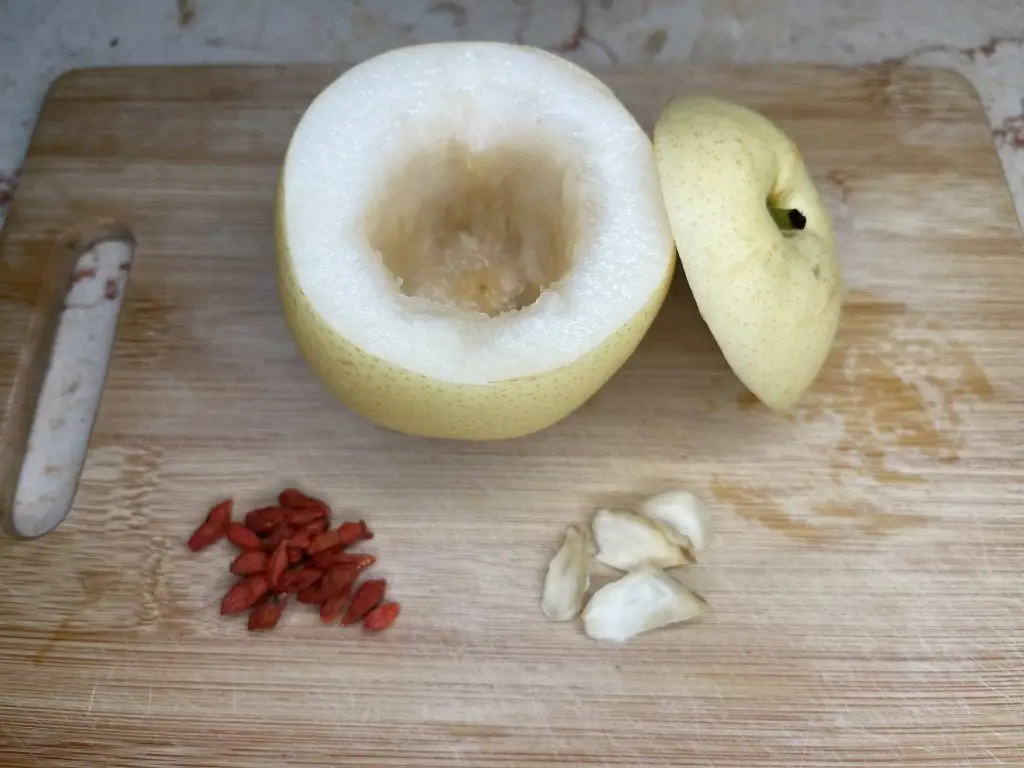 אגסים מאודים – הלחות העדינה של הסתיו